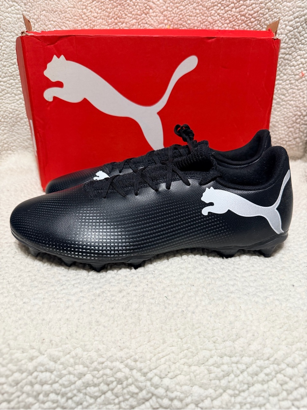 Puma Men’s Black Athletic Soccer Cleats with White Logo Men’s Size 11